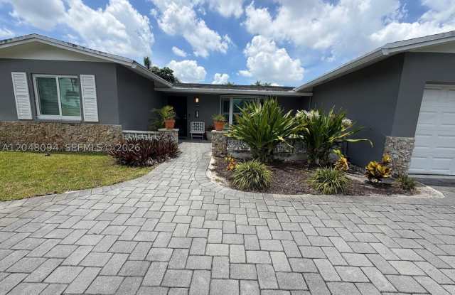 9100 NW 19th St photos photos