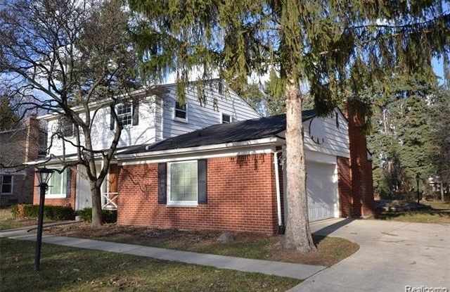 1707 Fox River Drive Gallery 2