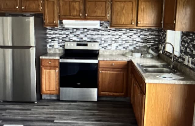 704 Solar Lane - 704 Solar Lane, Jeannette, PA 15644