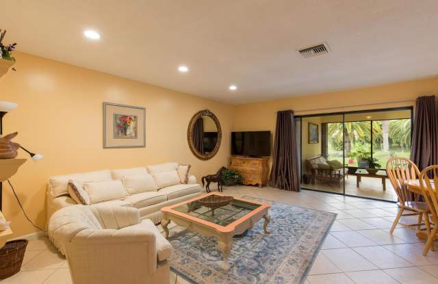 1417 Riverside Circle Gallery 3