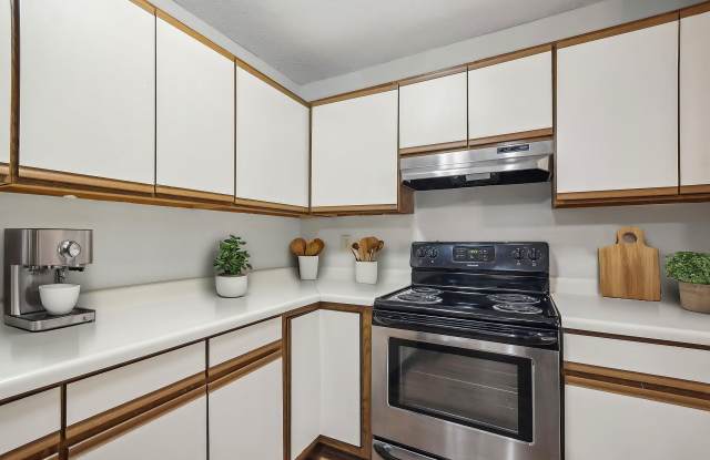Cloverleaf Park Apartments Gallery 3