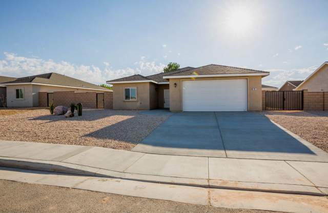 Beautiful 4 bed, 2 bath home AVAILABLE for RENT July 8th, 2025! photos photos