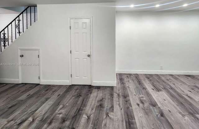 2460 Taylor St photos photos