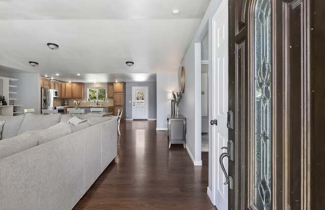 1803 Poplar Street Gallery 2