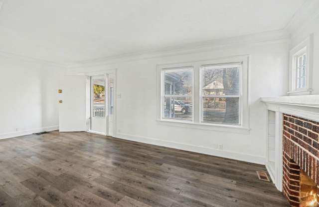 Beautiful 2 Bedroom 1 Bathroom Home in Kansas City! photos photos