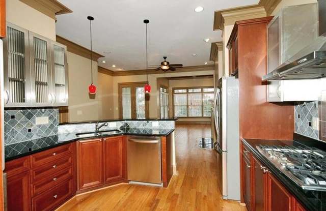 1003 Pearl Point Gallery 4