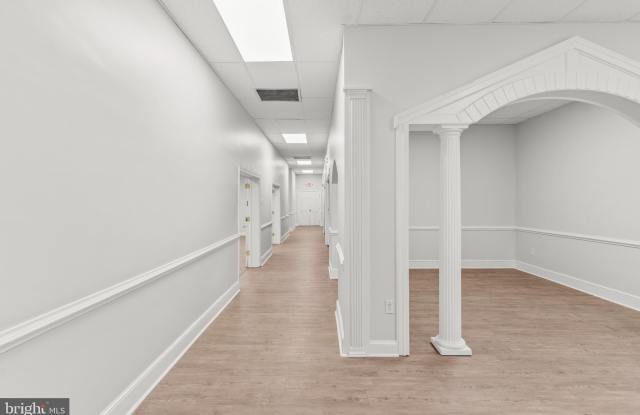2700 NORTH Avenue Gallery 3