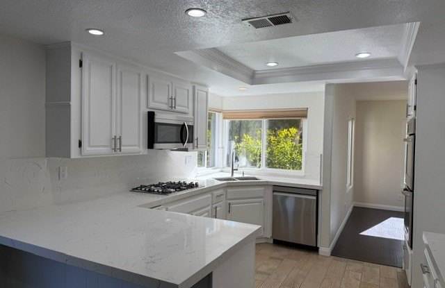 31371 Isle Vista Gallery 3
