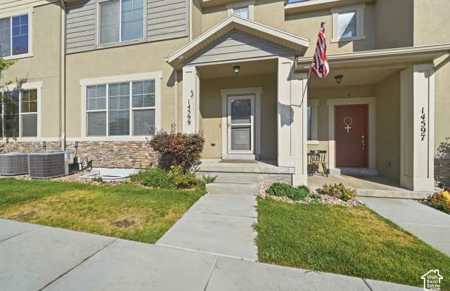 Newsly Remodeled & Spacious 4-Bed Townhome in Herriman! Gallery 1