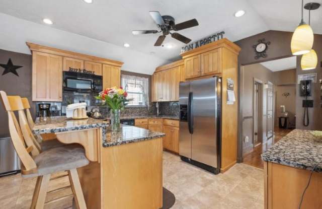 28 Ash St. photos photos