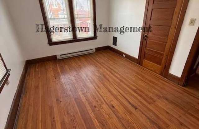 Just Reduced! Beautiful 3 BR 1 BA Duplex Gallery 3