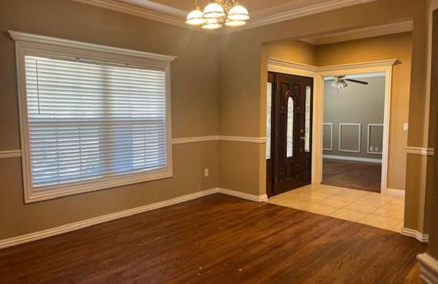 Bentonville 4 bedroom 3 car garage home near trails  Bentonville Square! photos photos
