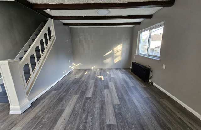 Spacious 2 bedroom 1 bath house for rent! photos photos