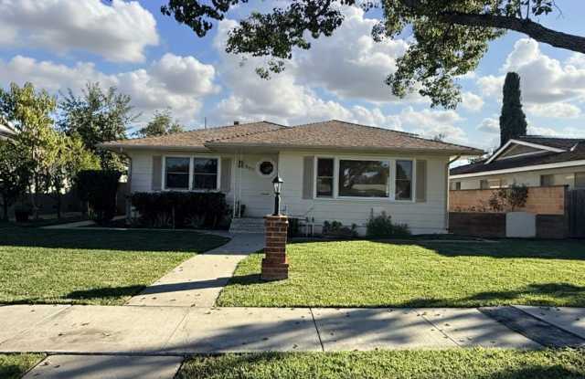 3Bd House w/ HUGE Yard + RV Parking + New Appliances! - 826 South Clementine Street, Anaheim, CA 92805
