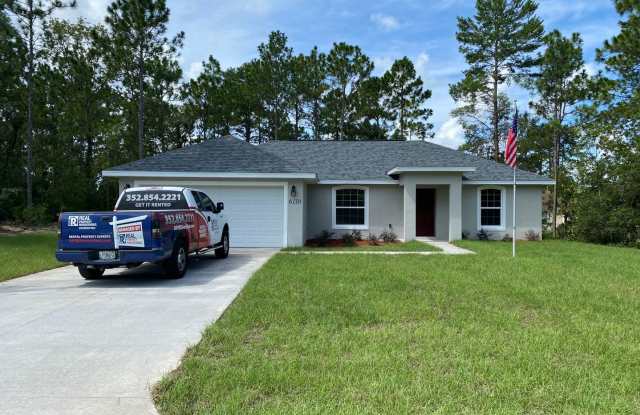 Desirable SW Ocala Neighborhood 3/2/2 *WON'T LAST* Gallery 1