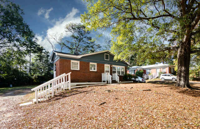3427 Meredith Avenue Gallery 3