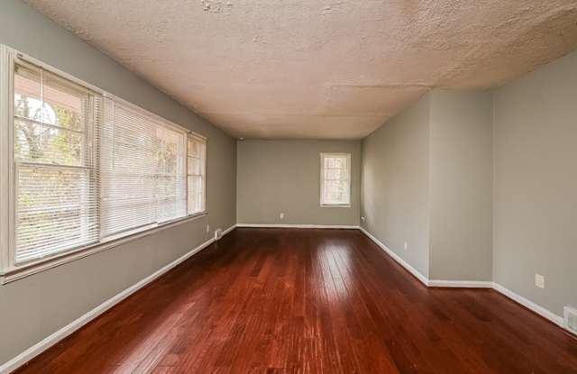 3565 Glenwood Road Gallery 2
