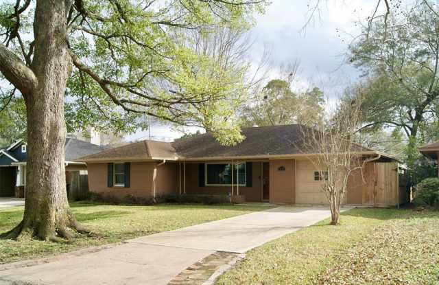 2215 Chantilly Lane Gallery 2
