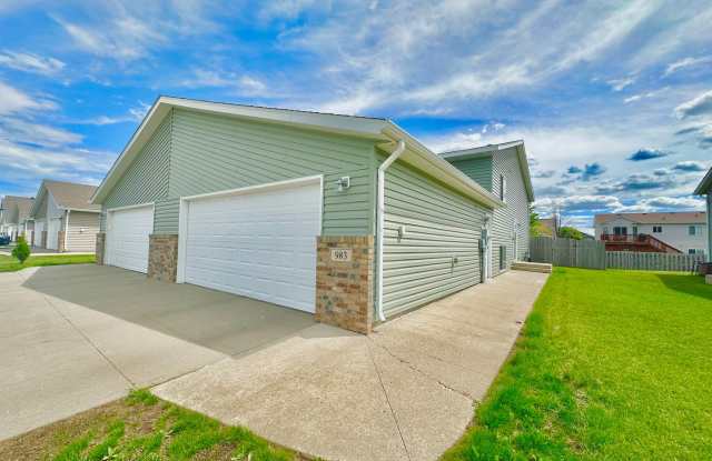 3 Bed, 2 Bath Twinhome! photos photos