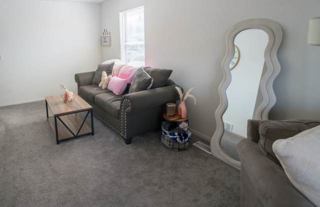 915 Burcham Drive - 915 Gallery 3