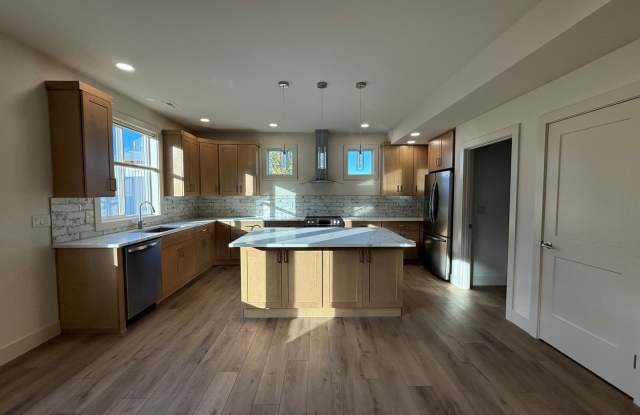 Now renting brand-new 3 bedroom, one study/Den, 2.5 bathroom House photos photos