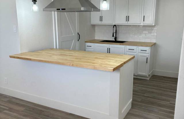 122 Rio Rd photos photos