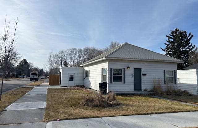 298 E 20th St photos photos