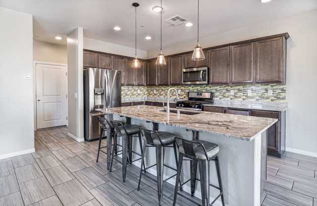 Beautiful 3-Bedroom Home with Private Pool in Guard-Gated Tuscany Community! Gallery 1