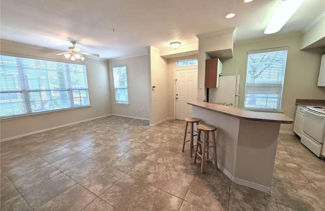 5711 SOLDIER Circle Gallery 4