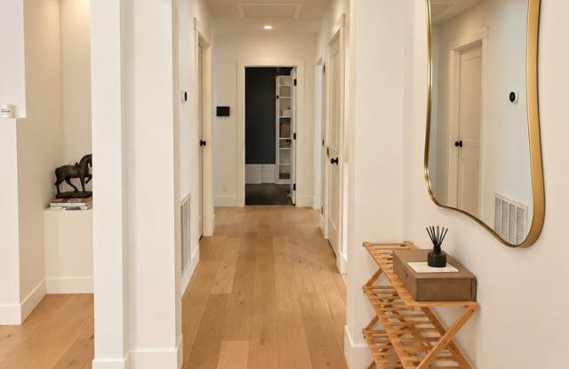 Fully Furnished Home Across from Cleveland Park – Prime Greenville Location! Gallery 3