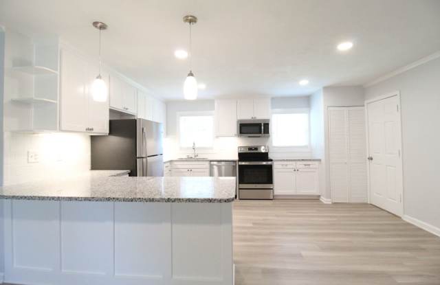 October FREE On This 2 Bedroom 1 Bath Near KU Med Gallery 4