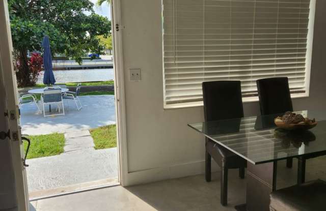 Stunning Apartment at 467 Golden Isles Drive photos photos