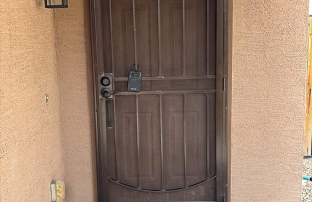 AVONDALE: 3 Br 2Ba ready for move in Gallery 4