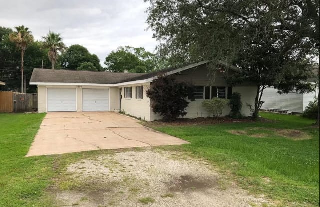 2609 Hampton Ln - 2609 Hampton Lane, Port Neches, TX 77651