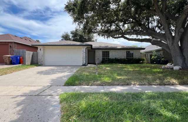 UPDATED HOME IN FLOUR BLUFF - OFFERING GREAT MILITARY DISCOUNT! photos photos
