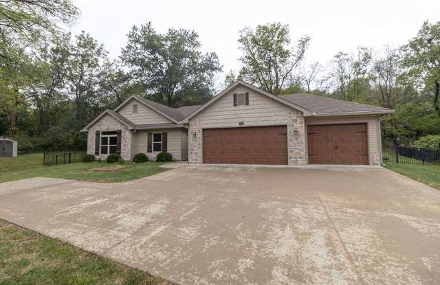 Southside Charming 3-Bedroom Ranch Home: Ideal Comfort and Style! photos photos