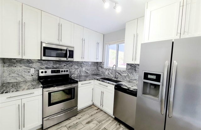 4533 N Andrews Avenue - 4533 North Andrews Avenue, Oakland Park, FL 33309