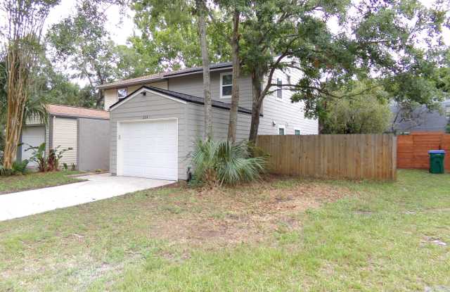 2134 ROSEWOOD Drive Gallery 3