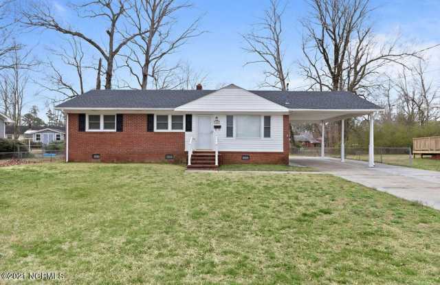 118 Puller Drive - 118 Puller Drive, Jacksonville, NC 28540