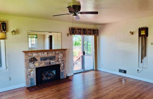 SOUTH AUBURN HOME WITH SUNSET VIEW Gallery 3