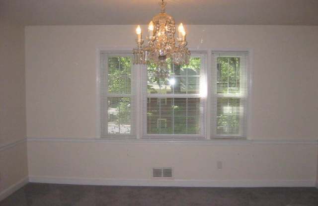 1872  N. Patrick Henry Drive Gallery 4