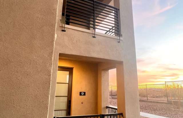 Charming 2BR  2 Full Bath 2 Covered Car Garage Condo in Phoenix near TSMC plant photos photos