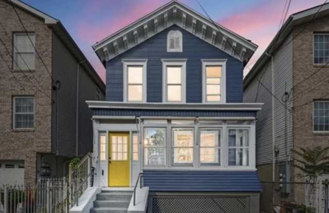 114 Oak Street photos photos