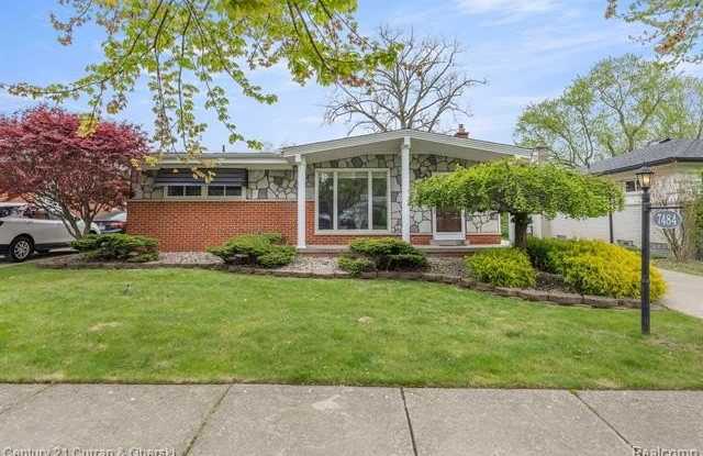 7484 N CHARLESWORTH Street photos photos