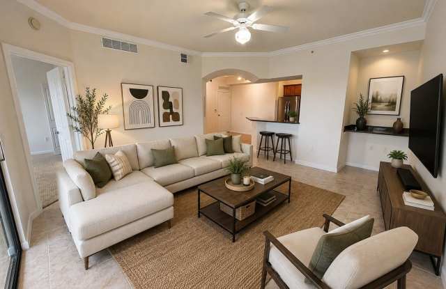 ANNUAL RENTAL - POSITANO PLACE - UNFURNISHED 1 BED/1 BATH WITH LAKE VIEW AND NEW APPLIANCES! Gallery 1