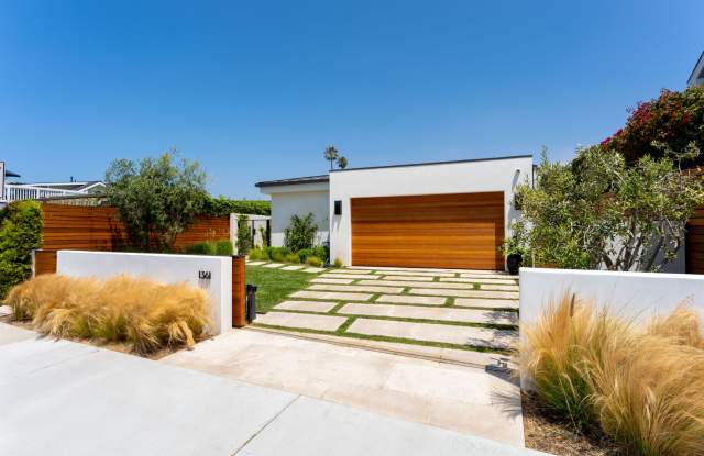 Fully Furnished Luxury Retreat in Pierpont! Gallery 4
