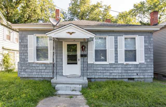 703 Travers Street photos photos