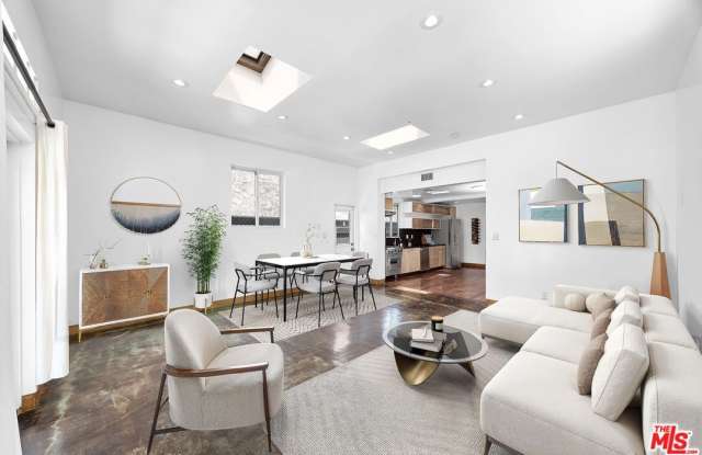 1141 Cabrillo Ave - 1141 Cabrillo Avenue, Los Angeles, CA 90291