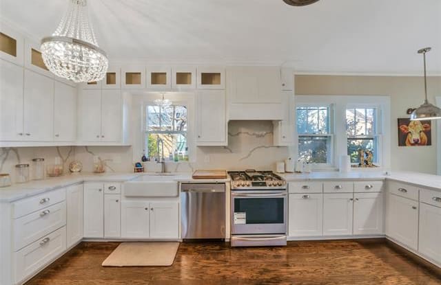 2110 Thomas Place - 2110 Thomas Place, Fort Worth, TX 76107