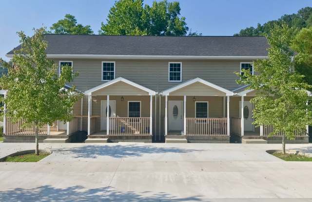 2039 Ky Route 2381 - 2039 KY Route 2381, Johnson County, KY 41265